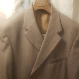 Caravelli Men's Suite